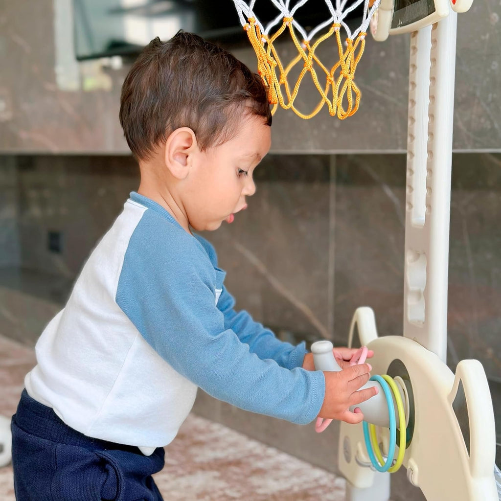Freso Centro de Atividades Multiesporte Infantil 3 em 1 com Futebol, Basquete e Argolas. Brinquedo Esportivo Indoor que estimula coordenação motora e interação. Compacto, Leve e Seguro, Ideal para Apartamentos, Escolas, Creches e Brinquedotecas