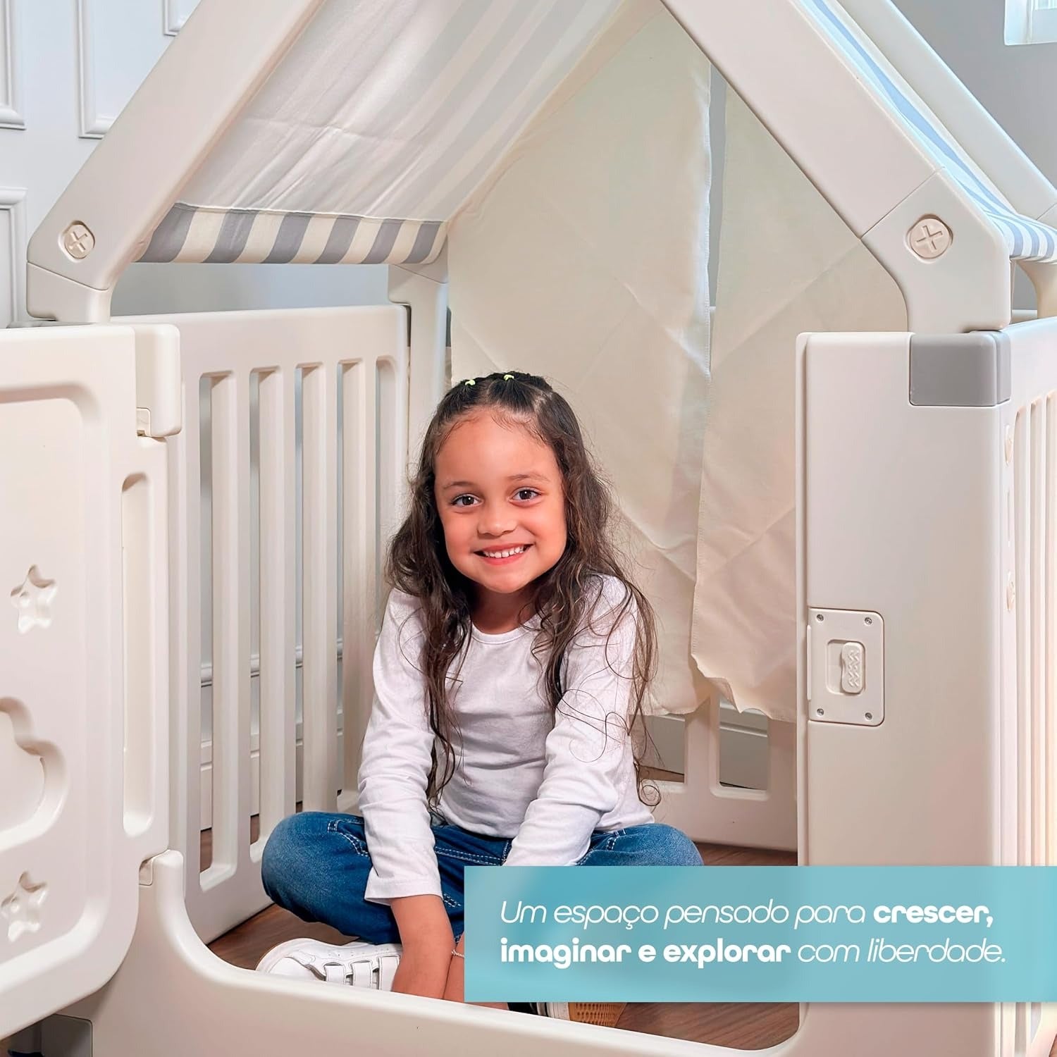 Freso Casinha Estilo Cabana com Cercado Infantil. Ideal para Quartos e Brinquedotecas. Estrutura Resistente, Fácil de Limpar e Espaço Seguro para Crianças Brincarem Dentro de Casa
