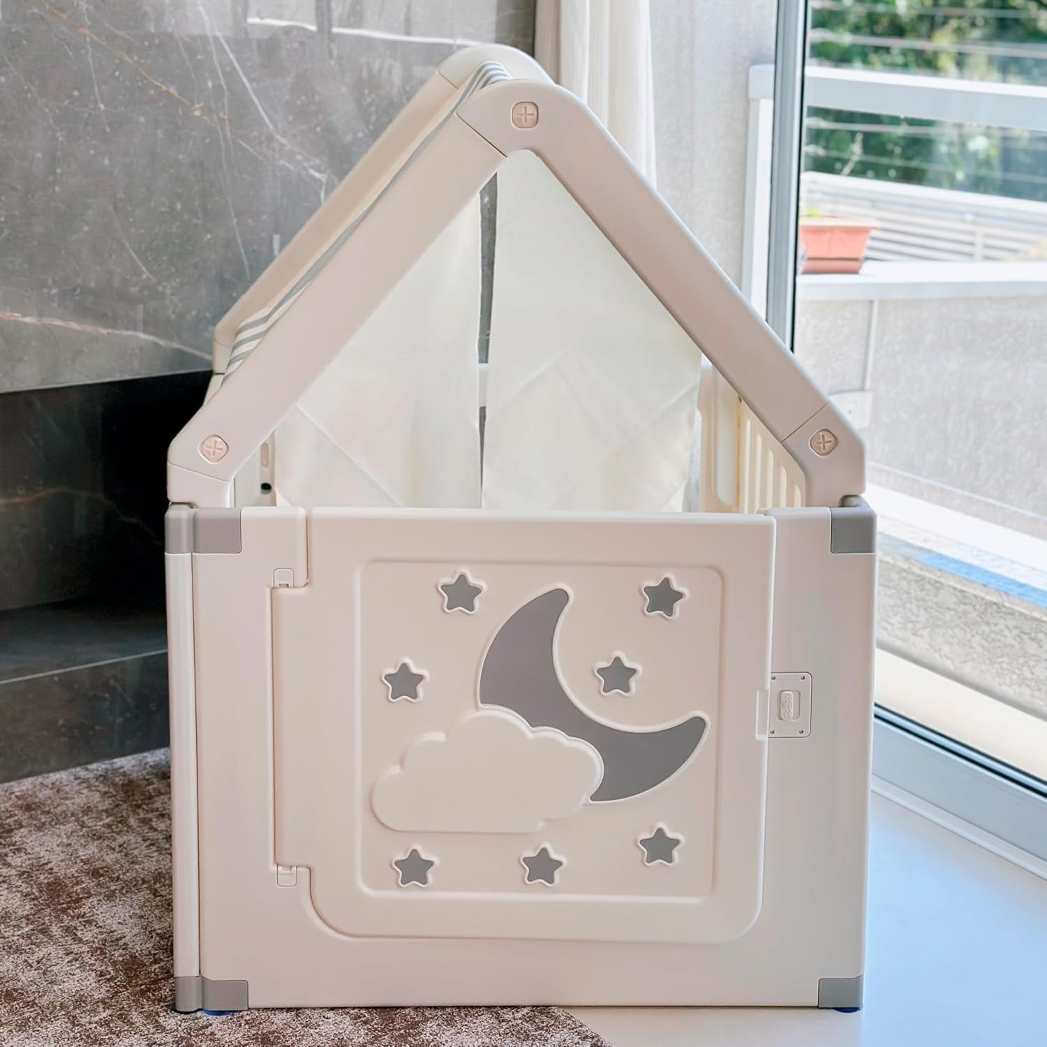 Freso Casinha Estilo Cabana com Cercado Infantil. Ideal para Quartos e Brinquedotecas. Estrutura Resistente, Fácil de Limpar e Espaço Seguro para Crianças Brincarem Dentro de Casa