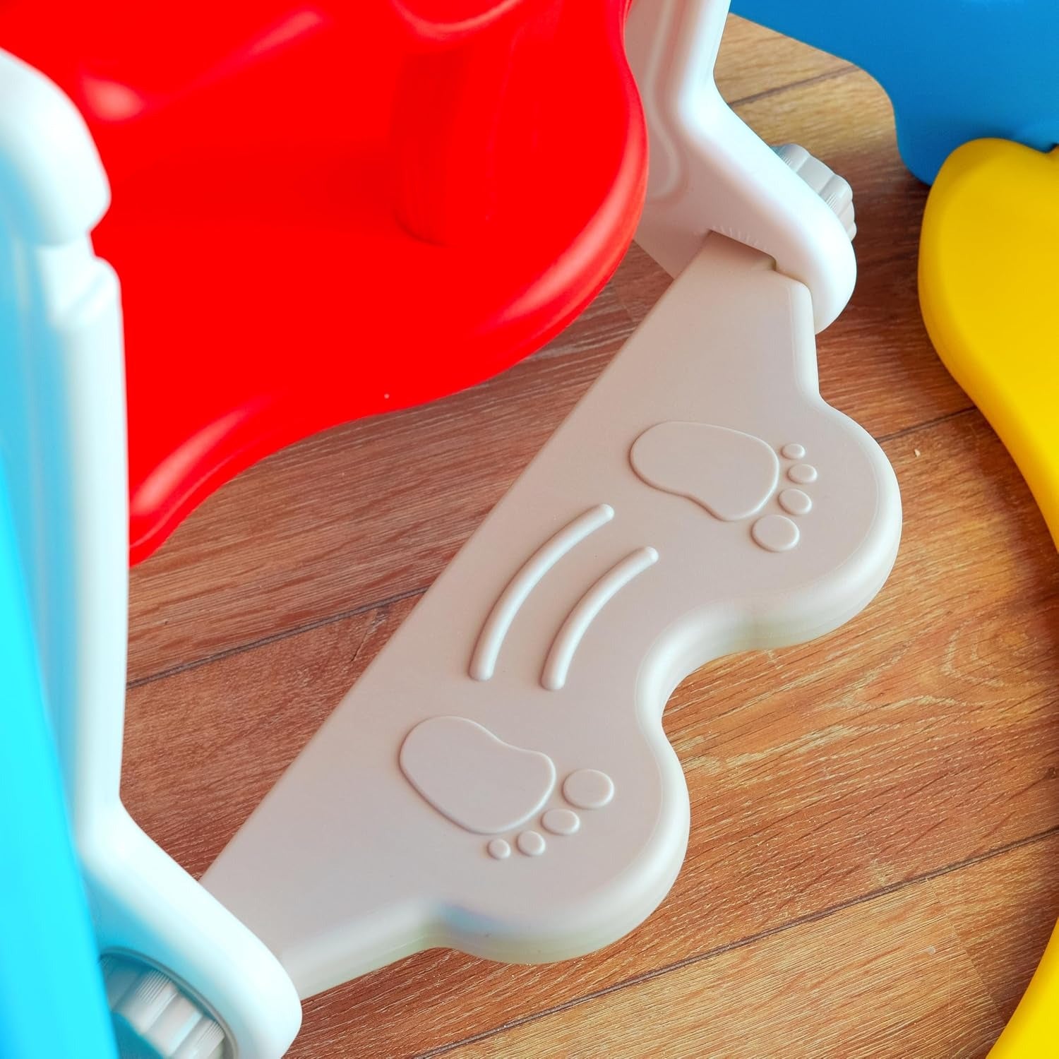 Balanço Infantil Playground 2 em 1 de Plástico com Cesta de Basquete e Bola, Brinquedo Seguro, Resistente, Fácil Montagem e Limpeza, para Crianças de 2 a 6 Anos Uso Interno e Externo (Azul)